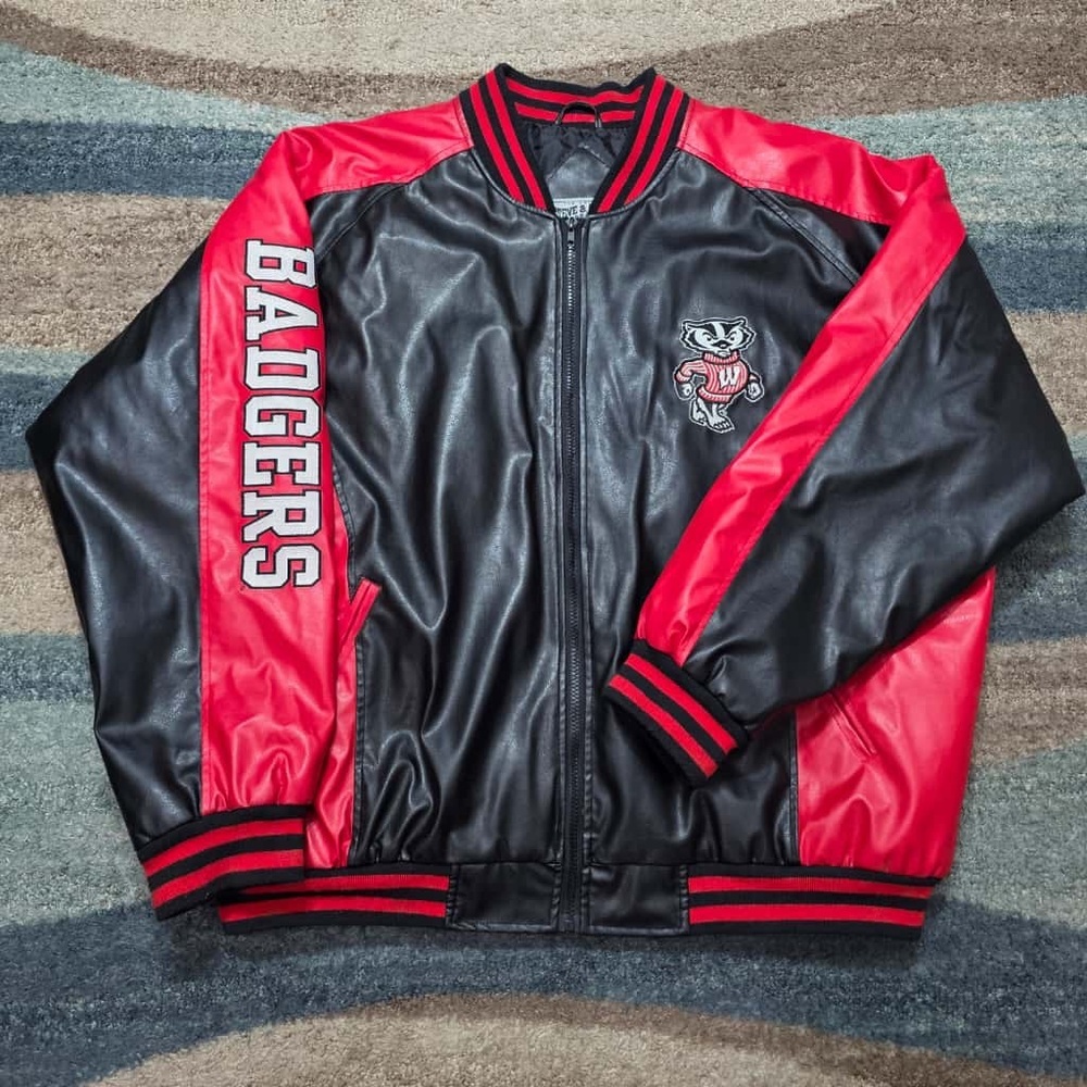 Vintage Wisconsin Badgers Steve & Barry’s FAUX Leather Jacket NCAA Men’s XXL